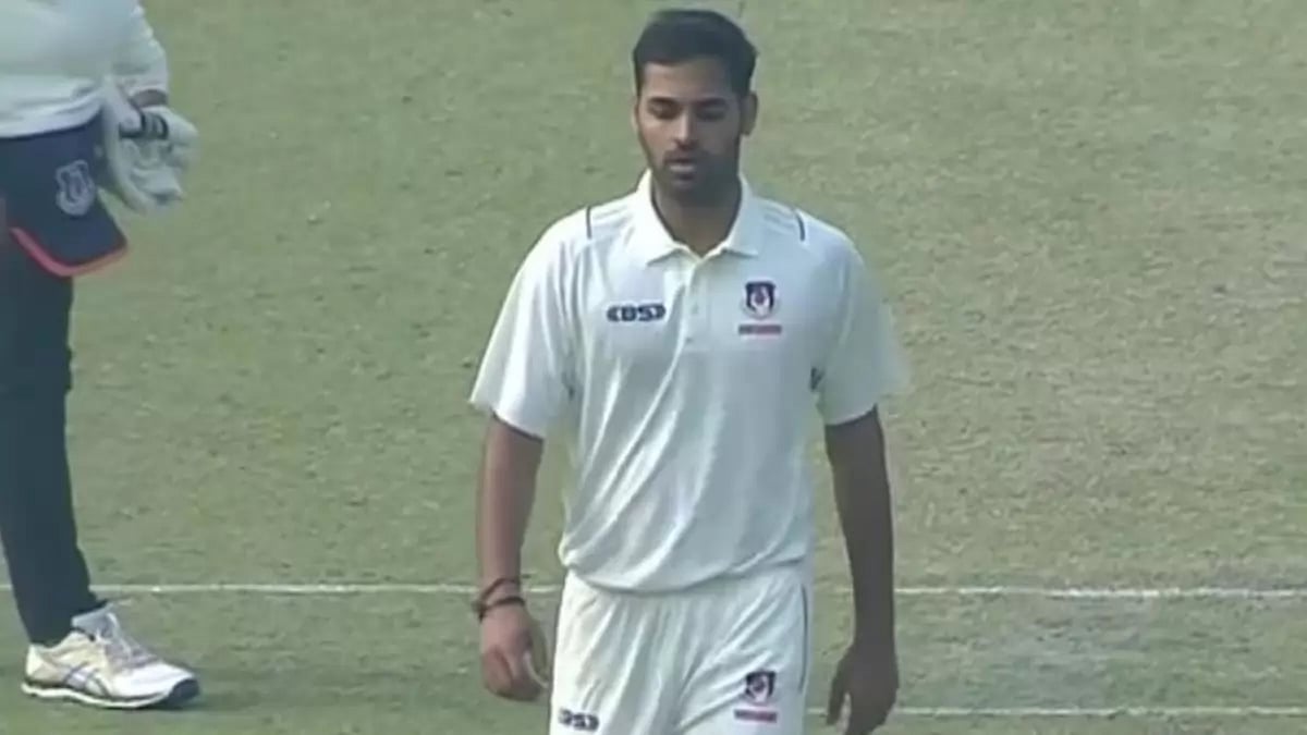 Bhuvneshwar Kumar in Rajni Trophy action