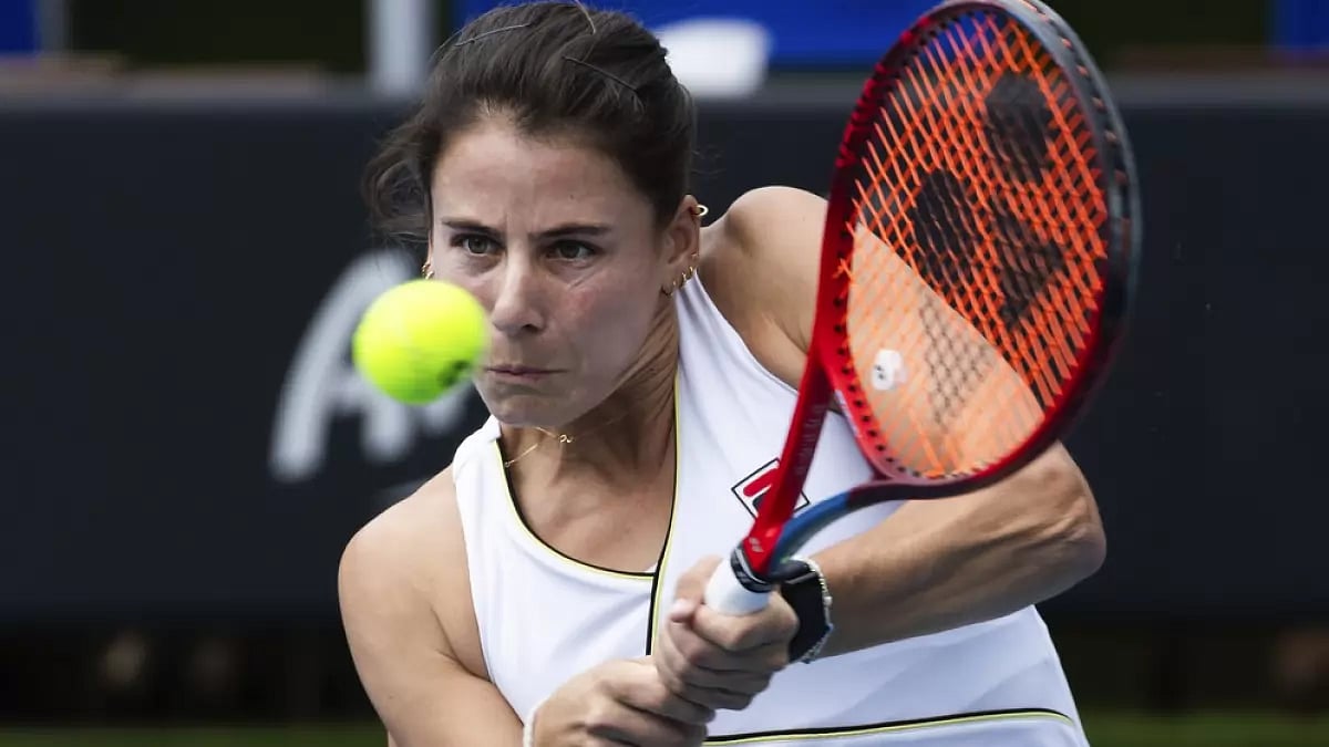 Emma Navarro of the United States claims her maiden WTA Tour Title