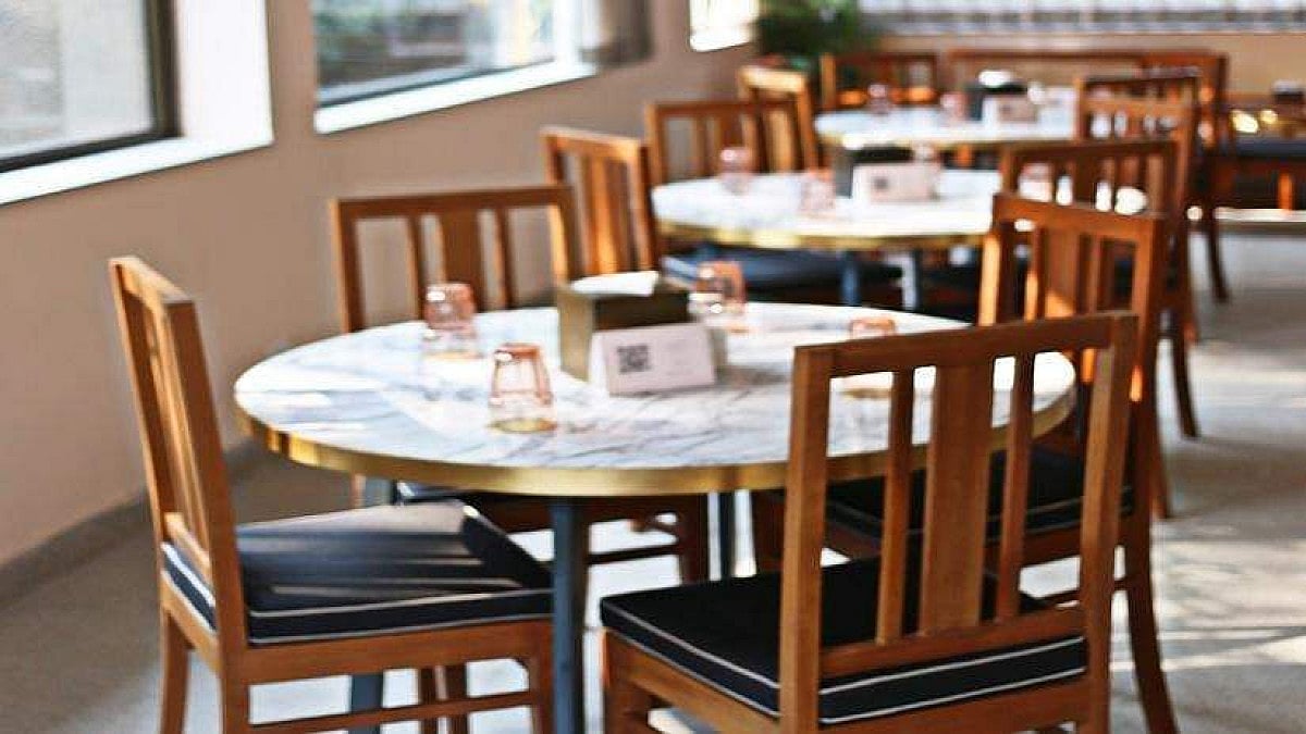 New York Imposes Time Limit At Restaurants