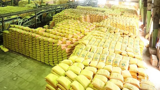 India Hands Over 21,000 Tons Of Urea To Crisis-hit Sri Lanka