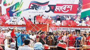 Ekla Chalo Re: Cultural Icons, Intellectuals Abandon Bankrupt Left In Bengal