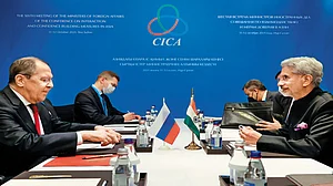 Diplomats From US, India, Iran, EU And Turkey  Are Rushing To Central Asian Countries; Here's Why