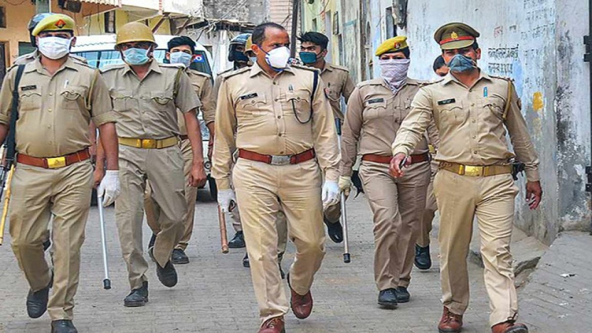 Unidentified Men Rob Gold, Silver Ornaments From Jewellery Shop In Delhi