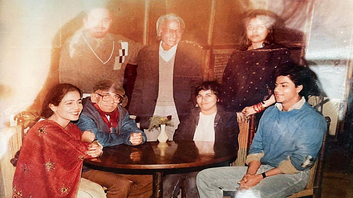 SRK Diary | DU Professor Who Starred As Shah Rukh Khan's 'Love Interest' 30 Years Ago