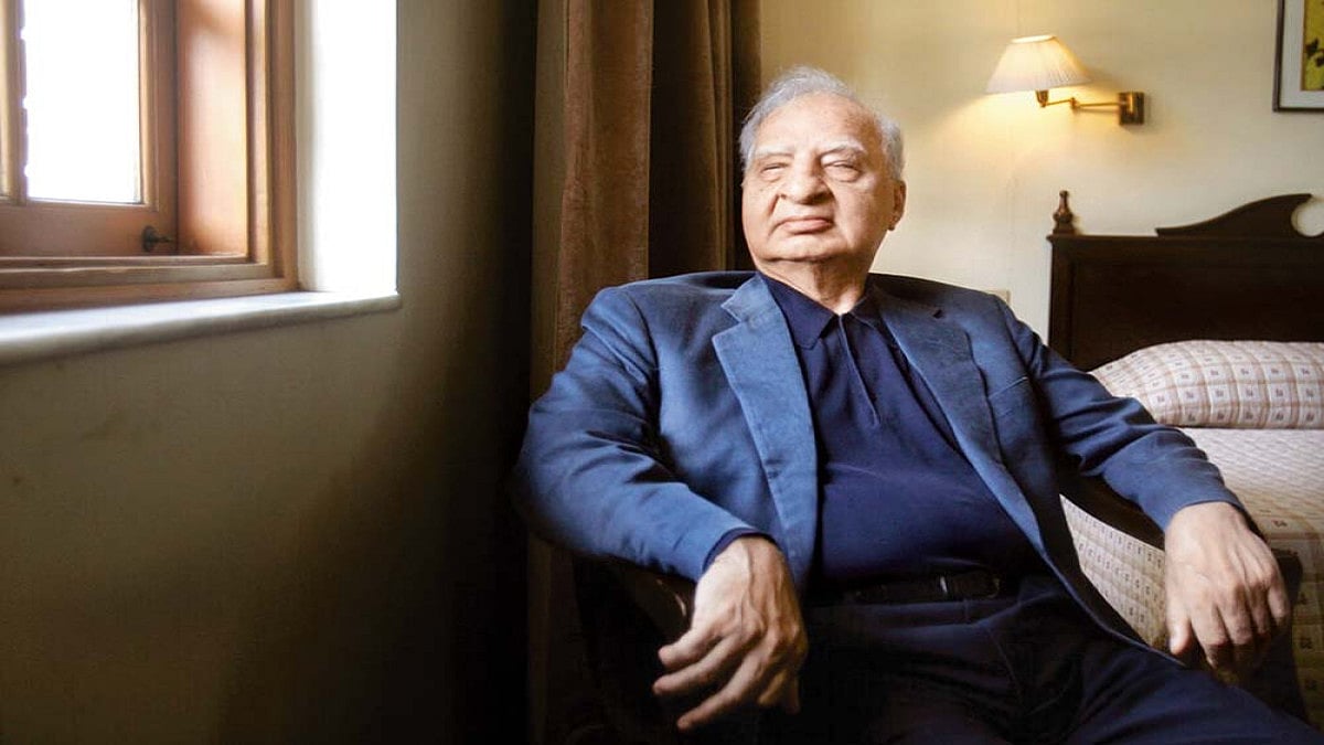 The All-Seeing Recorder