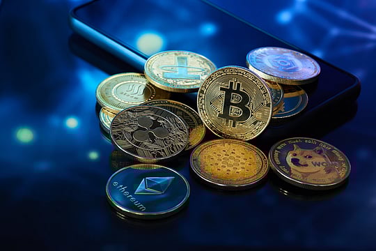 Bitcoin Price Hands Profit to Short-Term Holders Amid Key Market Movements