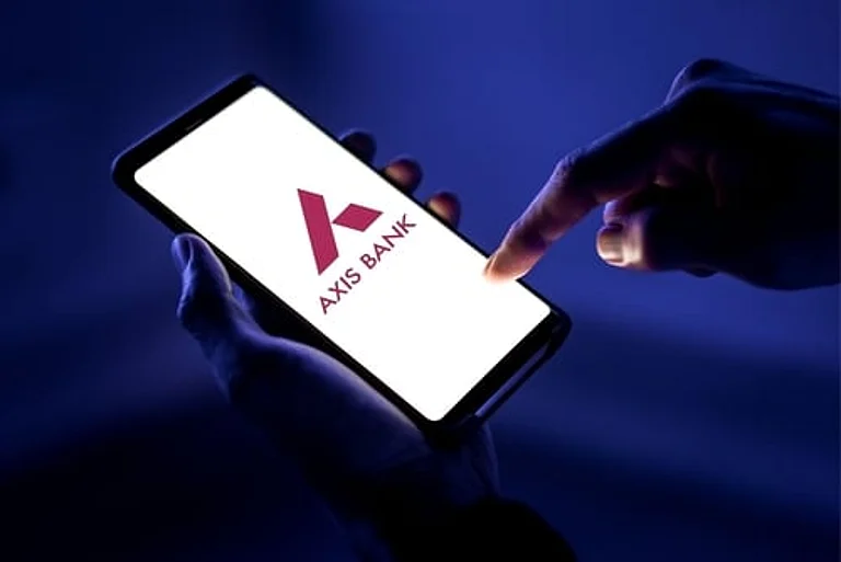 Axis Bank Ordered To Pay Rs 3.19 Crore In Demonetisation Case - null