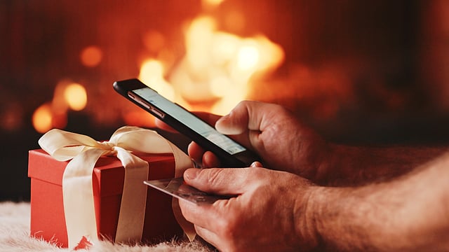 5 Credit Card Mistakes To Avoid This Festive Season