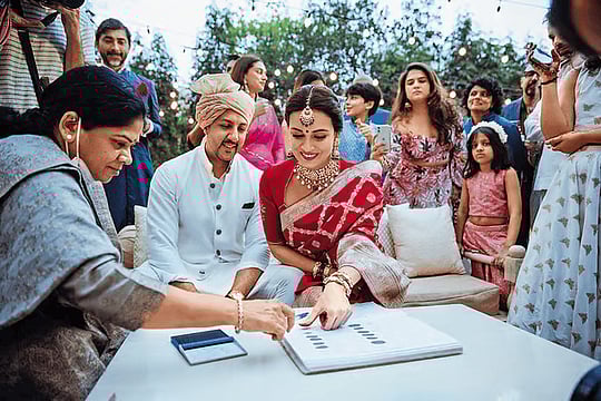 Behind Minimalistic Weddings