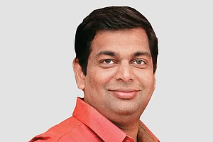 Harshad Siddharth Bhishikar, Mutual Fund Distributor