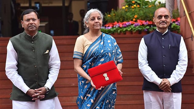 Good News For Gig Workers: Budget 2025 Announces UPI-Linked Credit Cards, Healthcare Benefits Under PMJAY