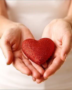 Valentine’s Day: Here Are The 5 Financial Gifts For Your Partner