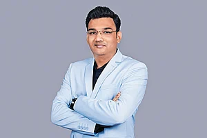 Rahul Milind Khasnis, Promoter & Director, Khasnis Prime Wealth Pvt. Ltd
