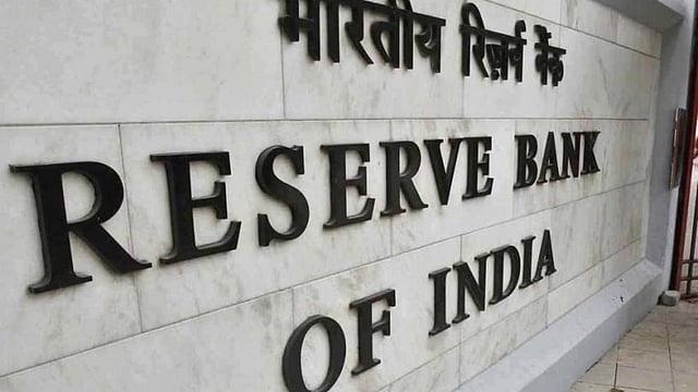 RBI Likely To Cut Rates By 25 BPS On June, August, Says Poll
