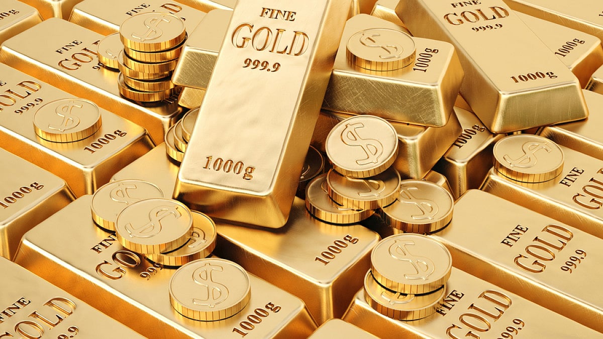 MCX Gold June Futures fell as much as Rs 914 per 10 grams to hit an intraday low of Rs 95,507 today