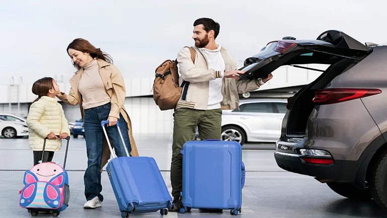 Your expenses tend to increase when you move to a new city. You should make a list of your essential items and keep to it to avoid this situation.  - Freepik