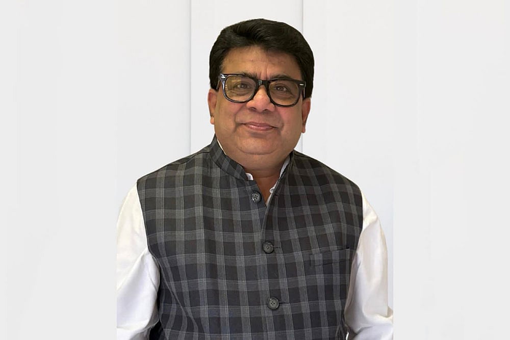 Aashwiin Shah Director, Pelican Investments