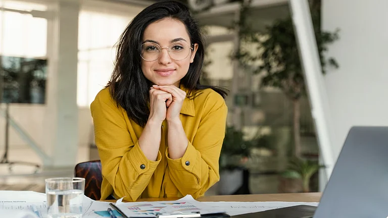 The key is choosing guidance that feels honest and steady, not falling for quick-investment, quick-result traps. - Freepik