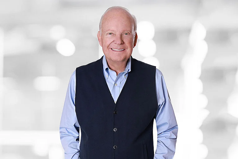 Riley Moynes, TED speaker, podcaster and author - null