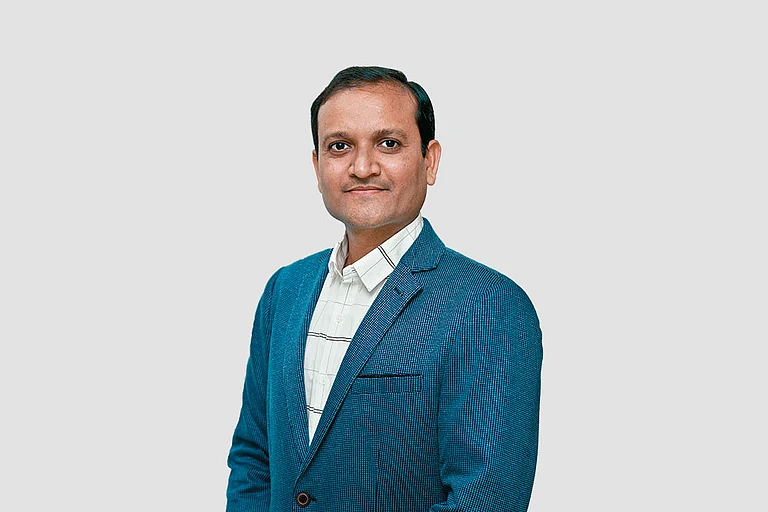 Mr. Ravi Kalariya Founder & Managing Partner, I Plus Financial Services LLP. - null