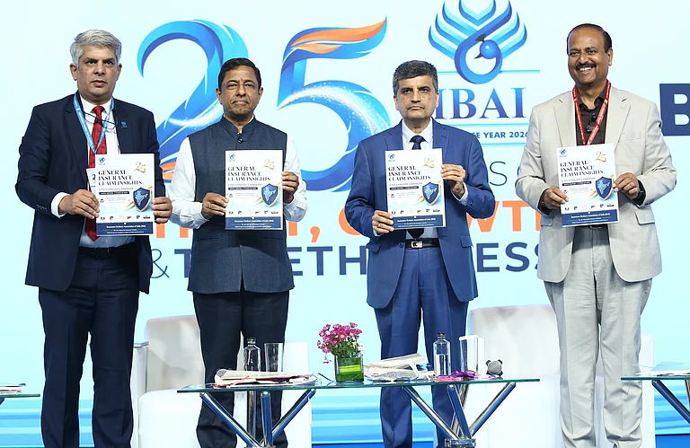 (L-R) Narendra Bharindwal, President, IBAI; K Rajaraman, Chairperson, IFSCA; Ajay Seth, Chairman, IRDAI; Tapan Singhel, MD & CEO, Bajaj Allianz General Insurance - IBAI