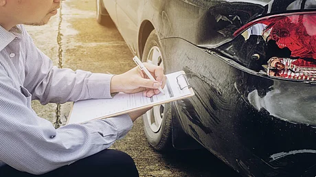 Image: Freepik : The most useful thing a customer can do is provide the insurer with the right information at the right time and stay in touch if something is unclear.