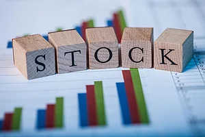 Retrieving Lost Shares? Enter The Labyrinth : Retrieving Lost Shares? Enter The Labyrinth