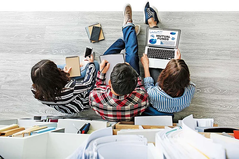 Invest In Liquid MFs For Emergencies