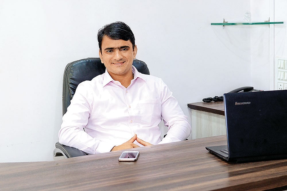 Pradeep Vijay Hosmani, AMFI-Registered Mutual Fund Distributor, IRDA Registered-Insurance Consultant & Certified Goal Planner : Pradeep Vijay Hosmani, AMFI-Registered Mutual Fund Distributor, IRDA Registered-Insurance Consultant & Certified Goal Planner