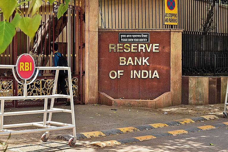 RBI Fines 4 P2P Lending Platforms - null
