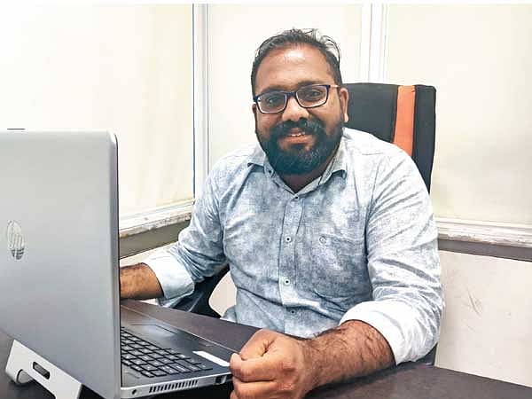 Vivek Nair, 34 Communications  Executive ,   Mumbai : Vivek Nair, 34 Communications  Executive ,   Mumbai