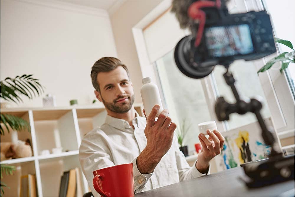 On Funds Trail With Smartphone : On Funds Trail With Smartphone