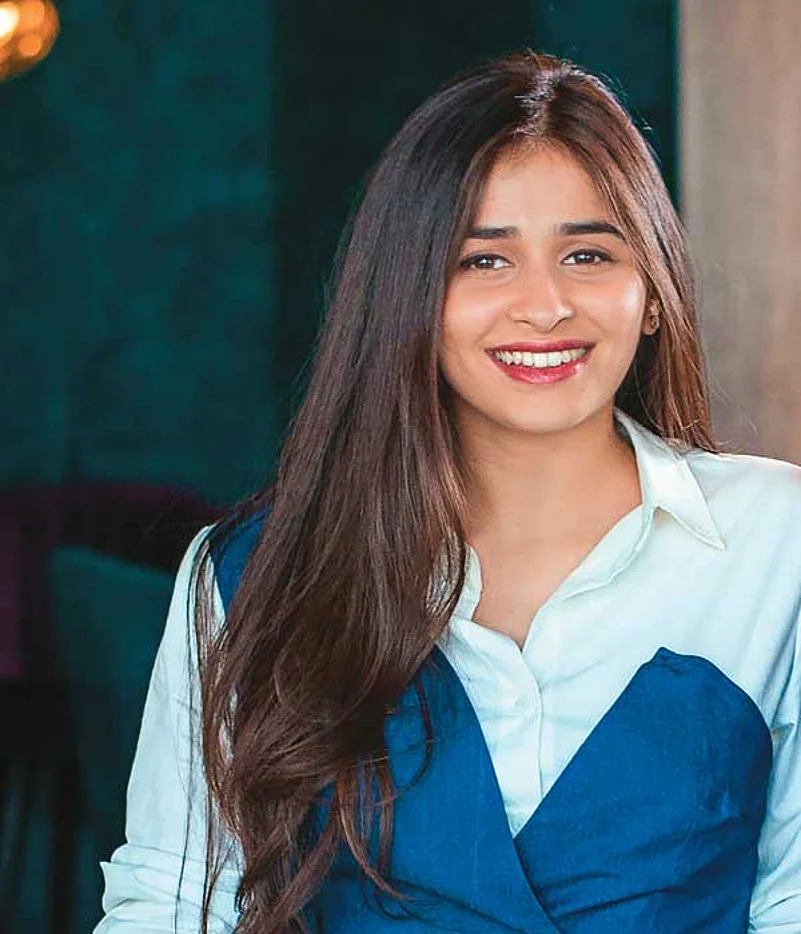 Hena Jain Tatia, StuCred