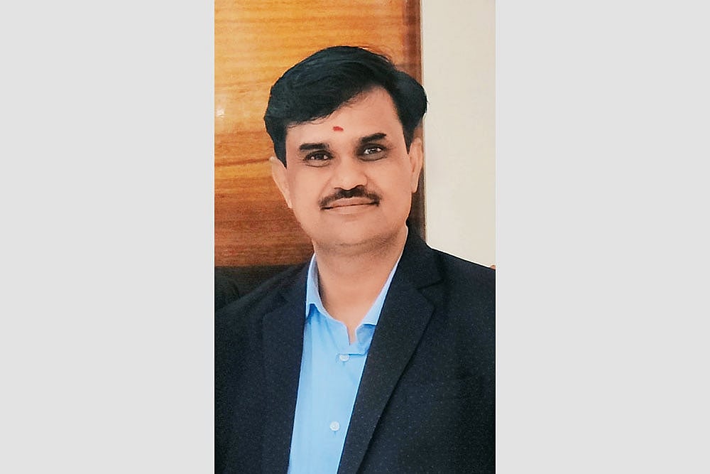 Hemant Kumar Singh Founder & Director, Emerging Finacare Services Pvt Ltd : Hemant Kumar Singh Founder & Director, Emerging Finacare Services Pvt Ltd