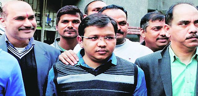 Noida Online Scam: Social Trade Maze