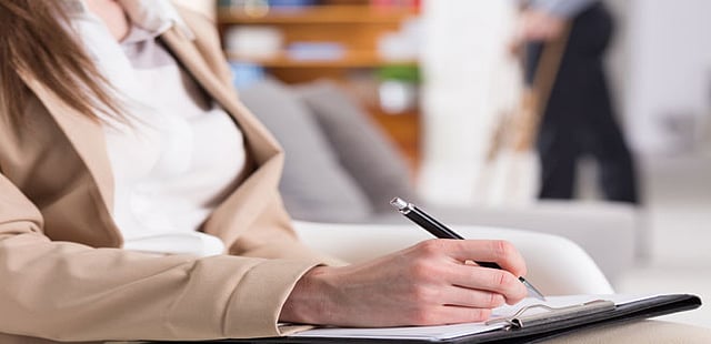 What is the procedure for filing a complaint with an insurance ombudsman?