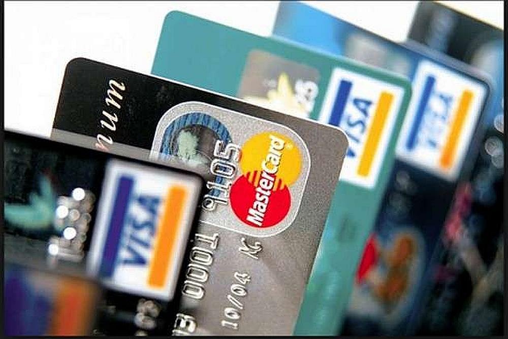 How Do Salary And Regular Savings Accounts Compare