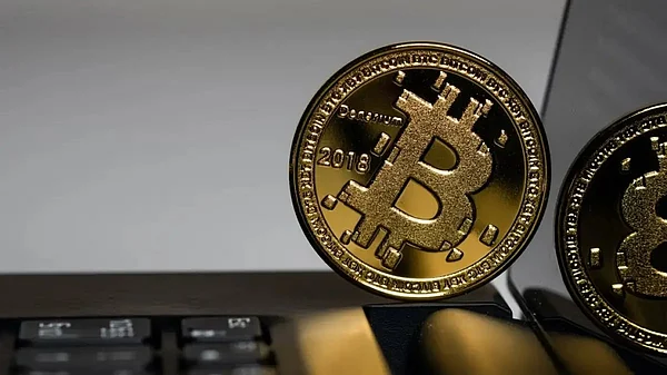 Bitcoin Trades Below $78,000