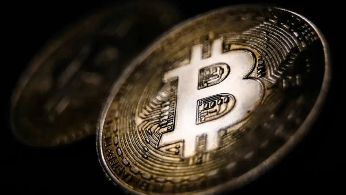 Crypto Market Dips Marginally