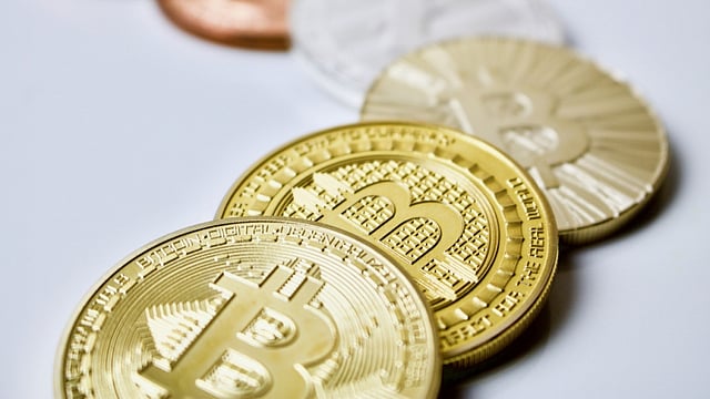 Bitcoin Prices Steady Around $108,000, Ethereum Holds Above $2,500; Market Cap Marginally Down