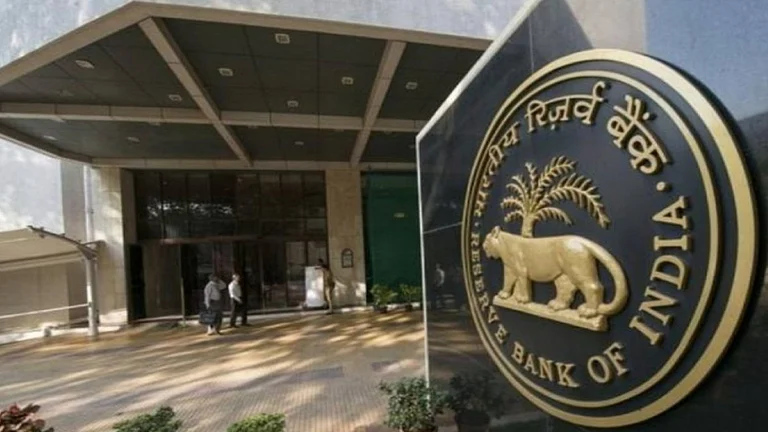 RBI bans pre-payment charges on select floating-rate loans - null