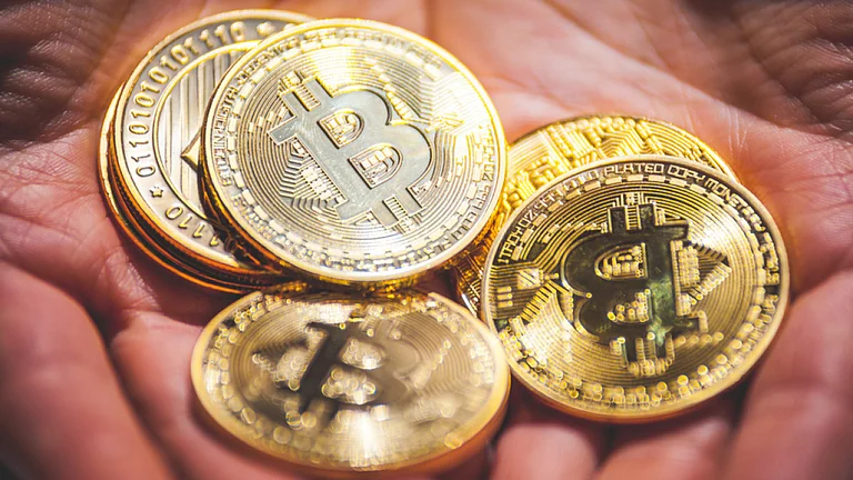 Bitcoin Drops to $113,000 - null