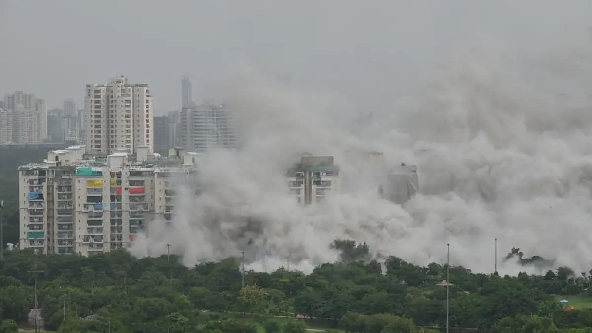 Demolition of Supertechs twin towers