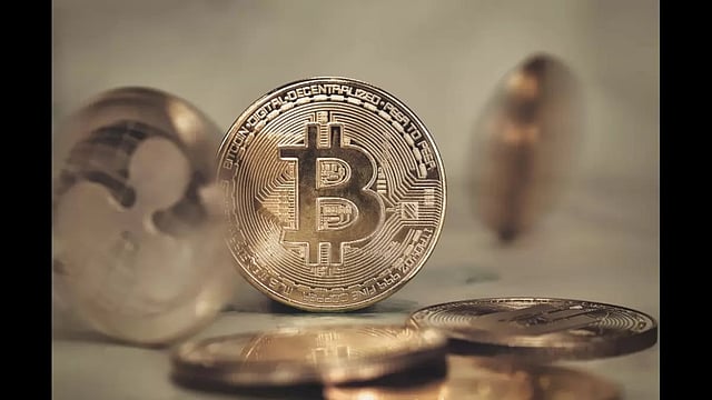 Hong Kong's Clear Exchange Licensing Attracts Traditional Brokerages