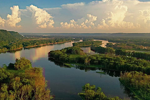 The Mississippi River, a central backdrop in 'Adventures of Huckleberry Finn', symbolises freedom and adventure