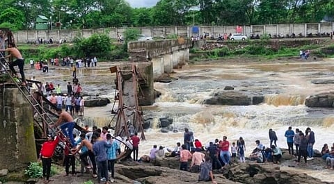 Pune Bridge Collapse
