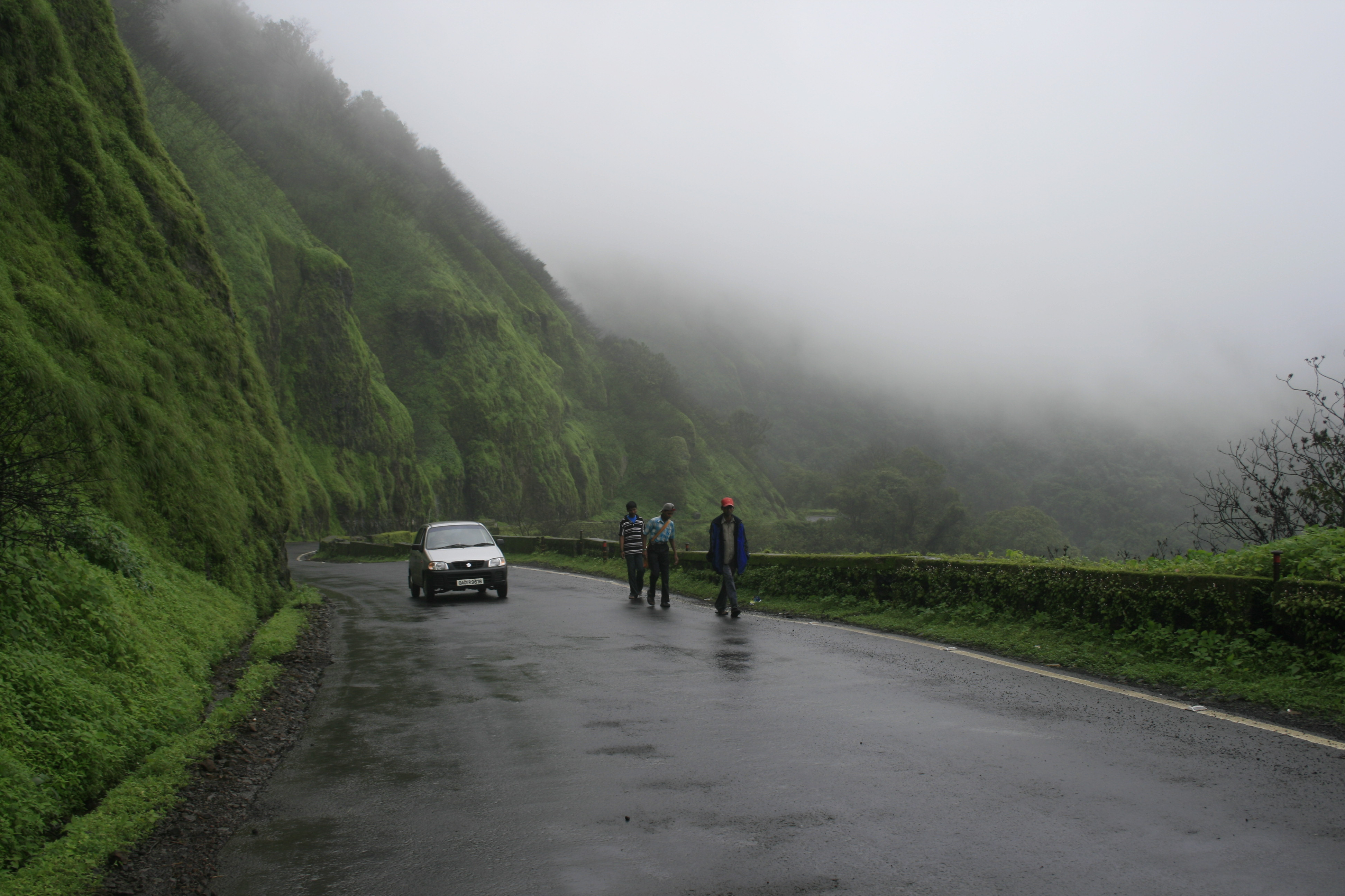 Amboli is a beautiful hill station in Maharashtra