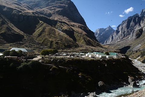 Mana is situated at an altitude of 3,200 metres along the banks of the Saraswati River