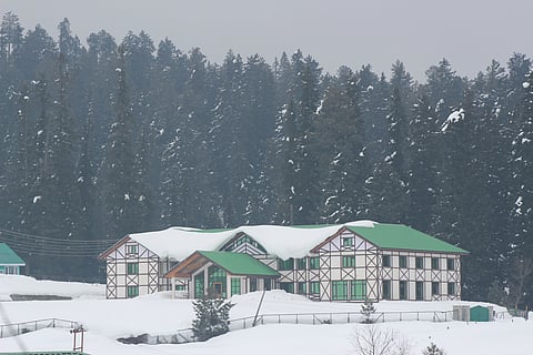 Snowfall in Yousmarg, Kashmir