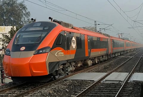Kamakhya–Howrah Vande Bharat Sleeper